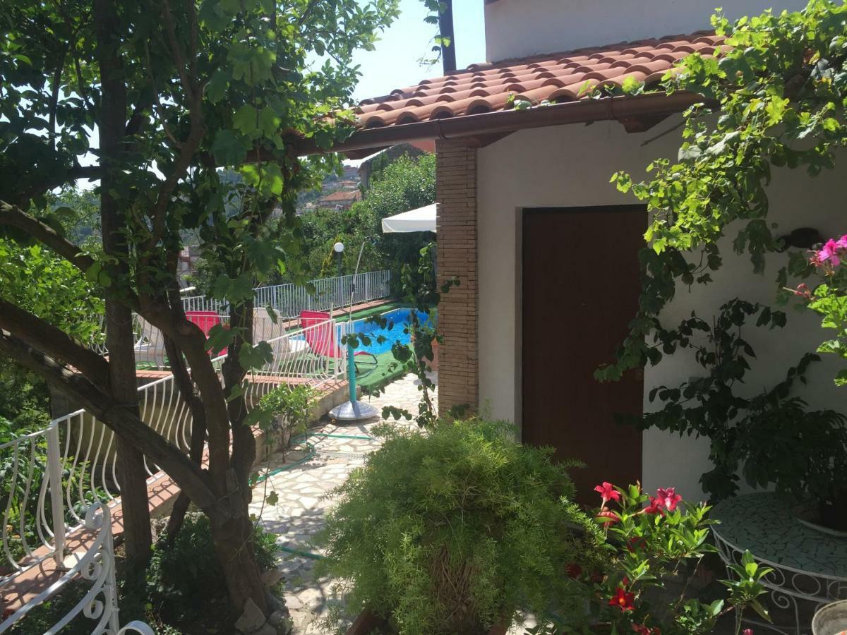 Villa Asia Holiday Home Sant'Agata sui due Golfi Exterior photo